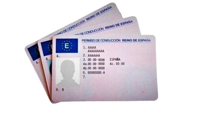 Varias tarjetas del permiso de conducir del Reino de España