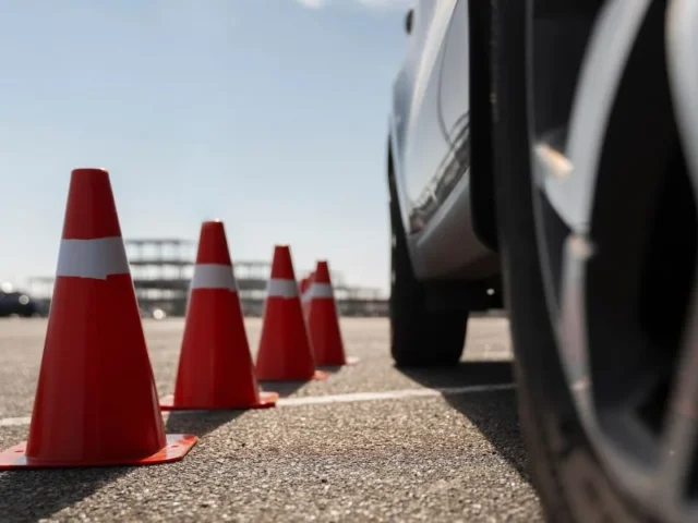 Cómo elegir una buena autoescuela  
