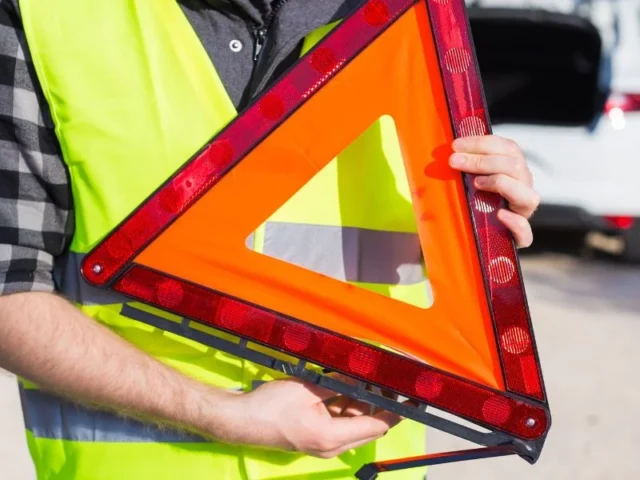 Qué hacer en un accidente de coche. Guía para saber cómo actuar