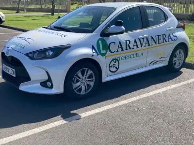 Permiso B de Coche en Las Palmas Coche de prácticas para obtener el permiso B en Autoescuela Alcaravaneras